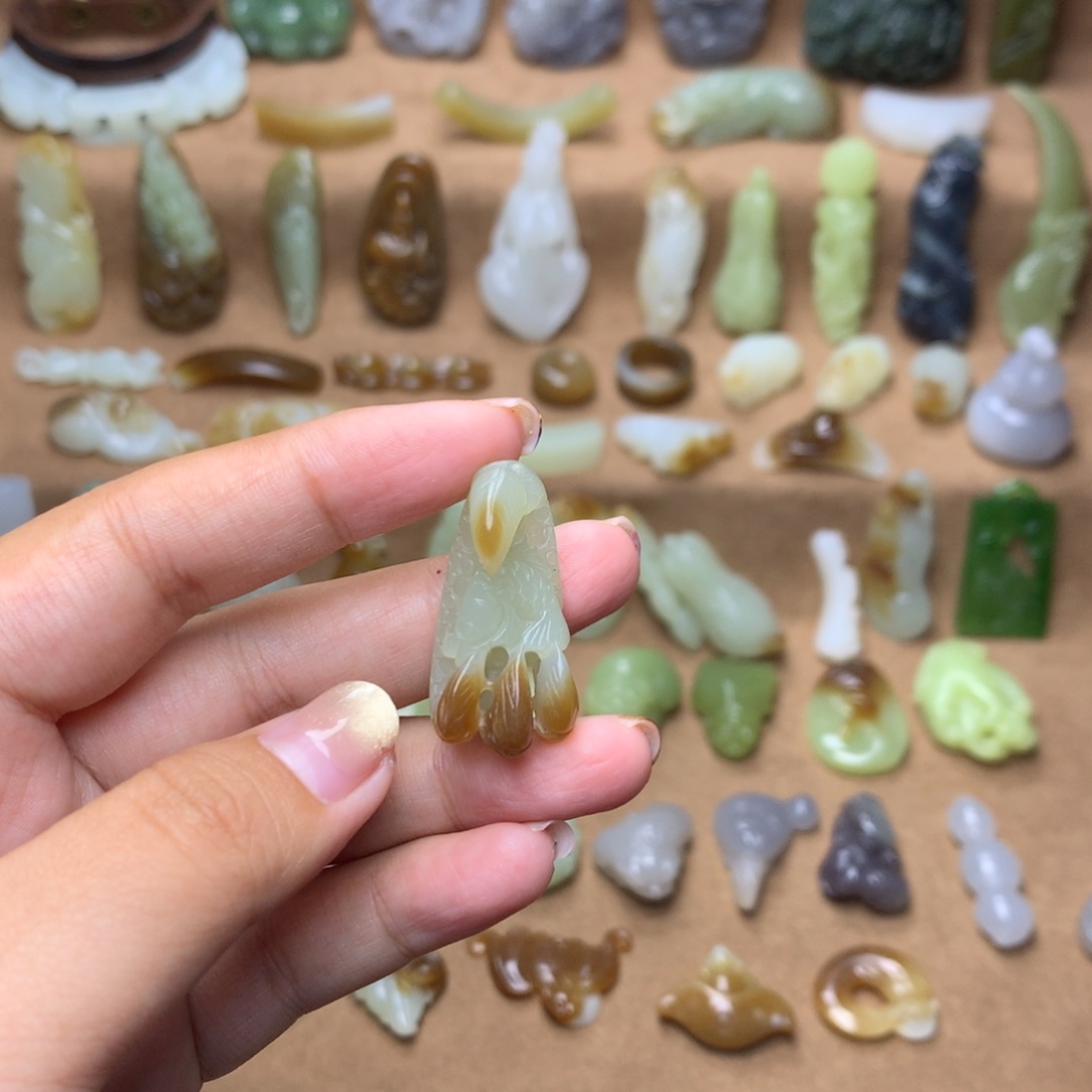 和田玉未镶嵌挂件