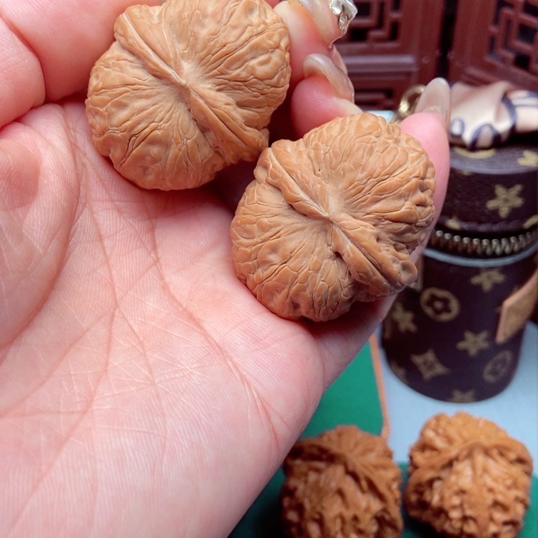 文玩核桃吊坠平谷元宝40