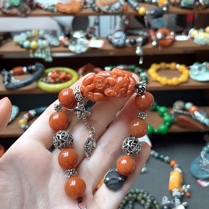 在***逃翡翠未镶嵌手链饰品