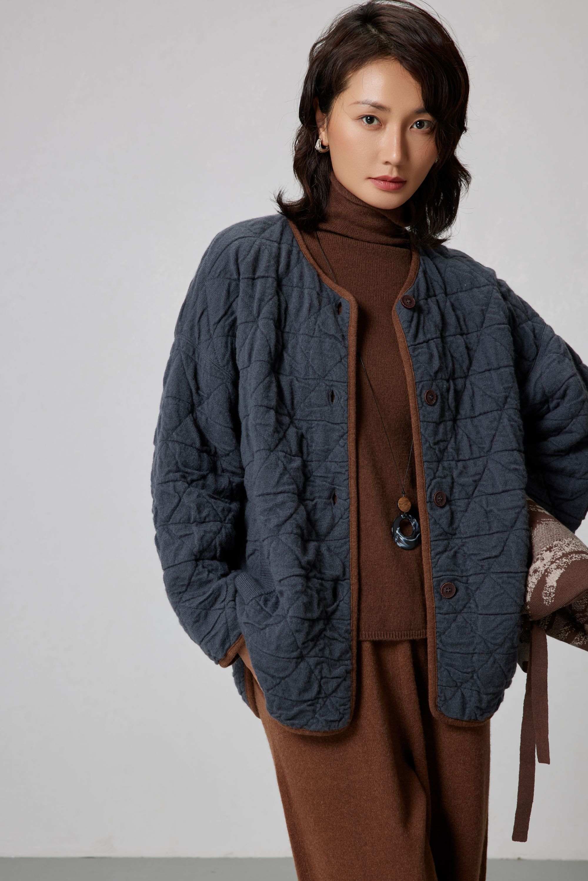 小马羊绒DR-149W4吐司-日系圆领开衫外套