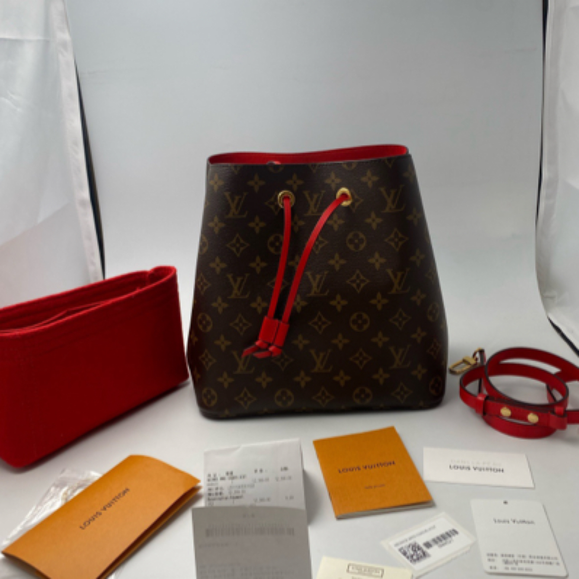 99新 LV LV 老花 红水桶  /JW3621