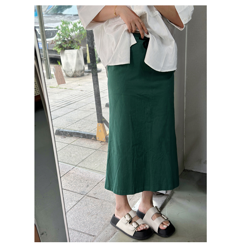 ML8873春秋新款纯色宽松松紧腰后开叉女士休闲半身裙