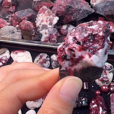 天然辰砂天然原矿朱砂毛料