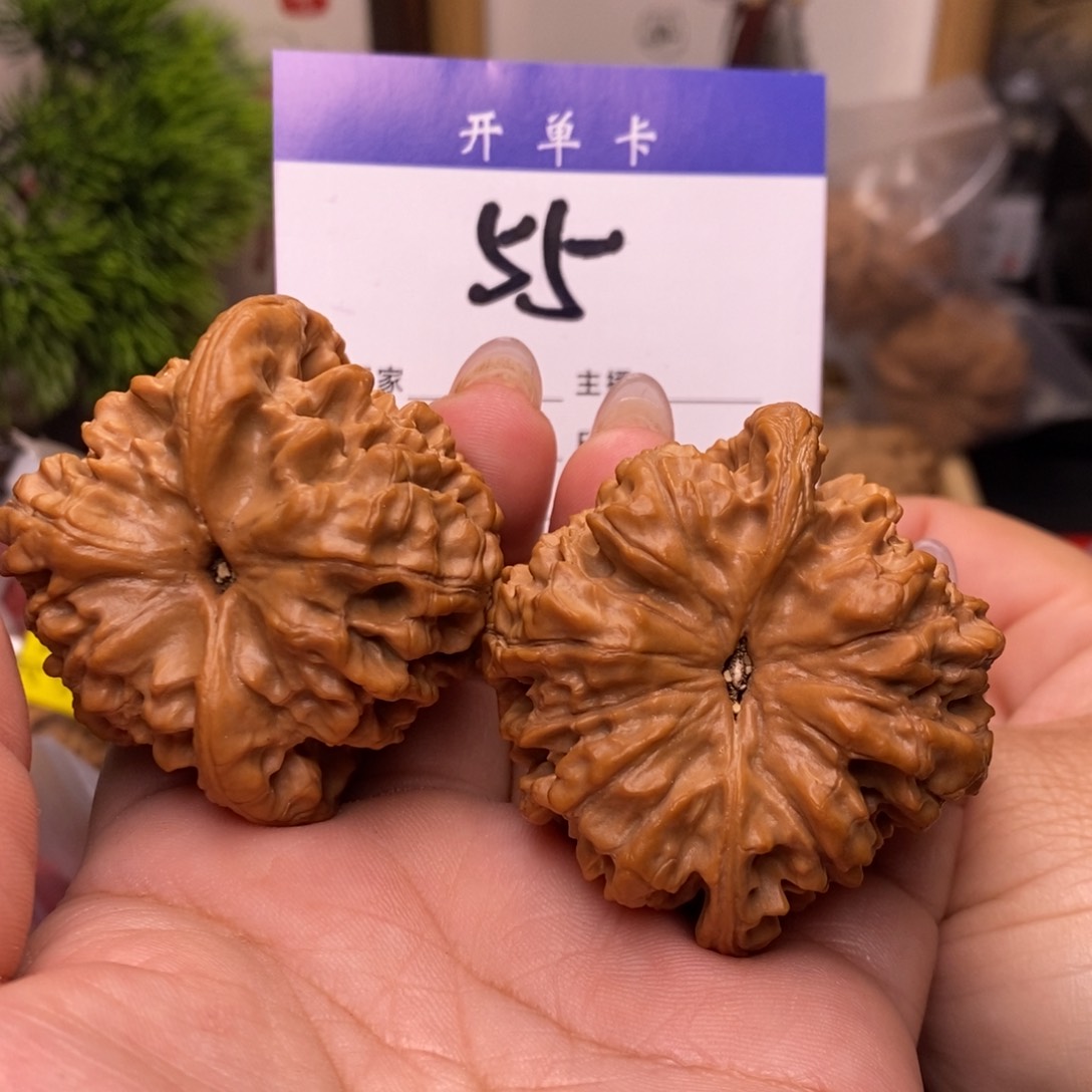 桃核吊坠官帽。 边51。丹。微修