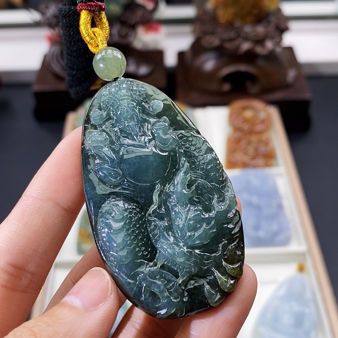 颈饰未镶嵌翡翠独**下缅甸翡翠a货