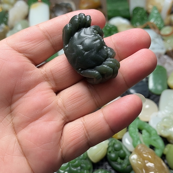颈饰未镶嵌和田玉（糖玉）