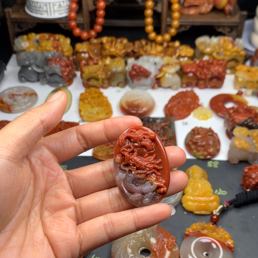 石英质玉（黄龙玉）挂件未镶嵌