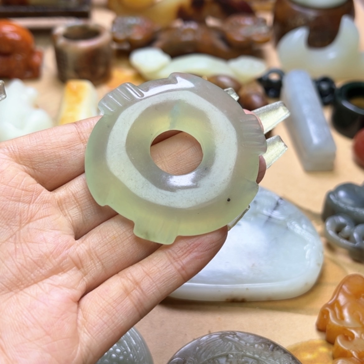 【闪购商品】蛇纹石玉颈饰未镶嵌