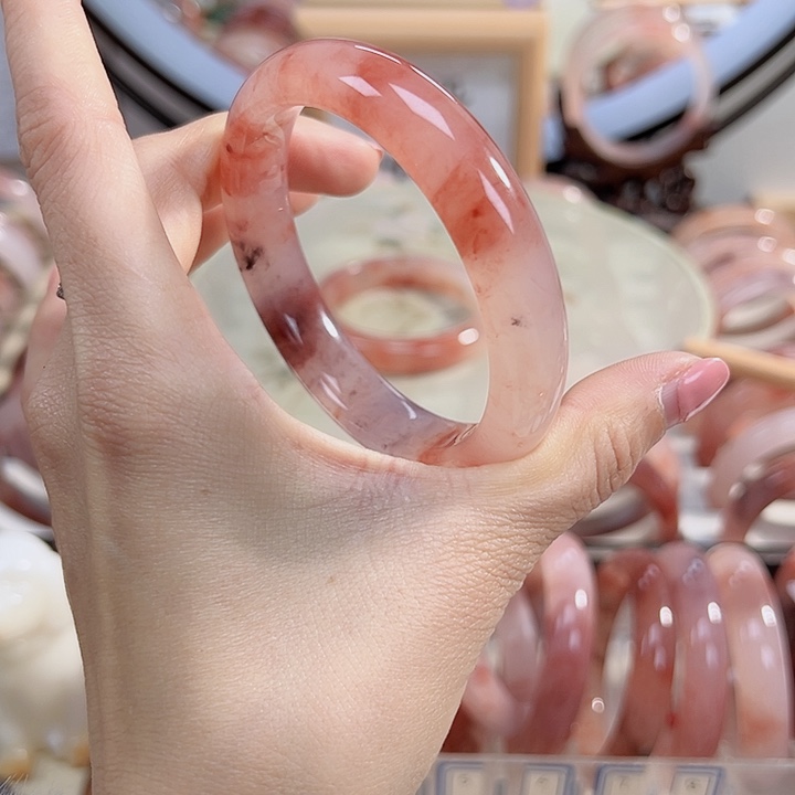 石英质玉手镯未镶嵌瘦***女