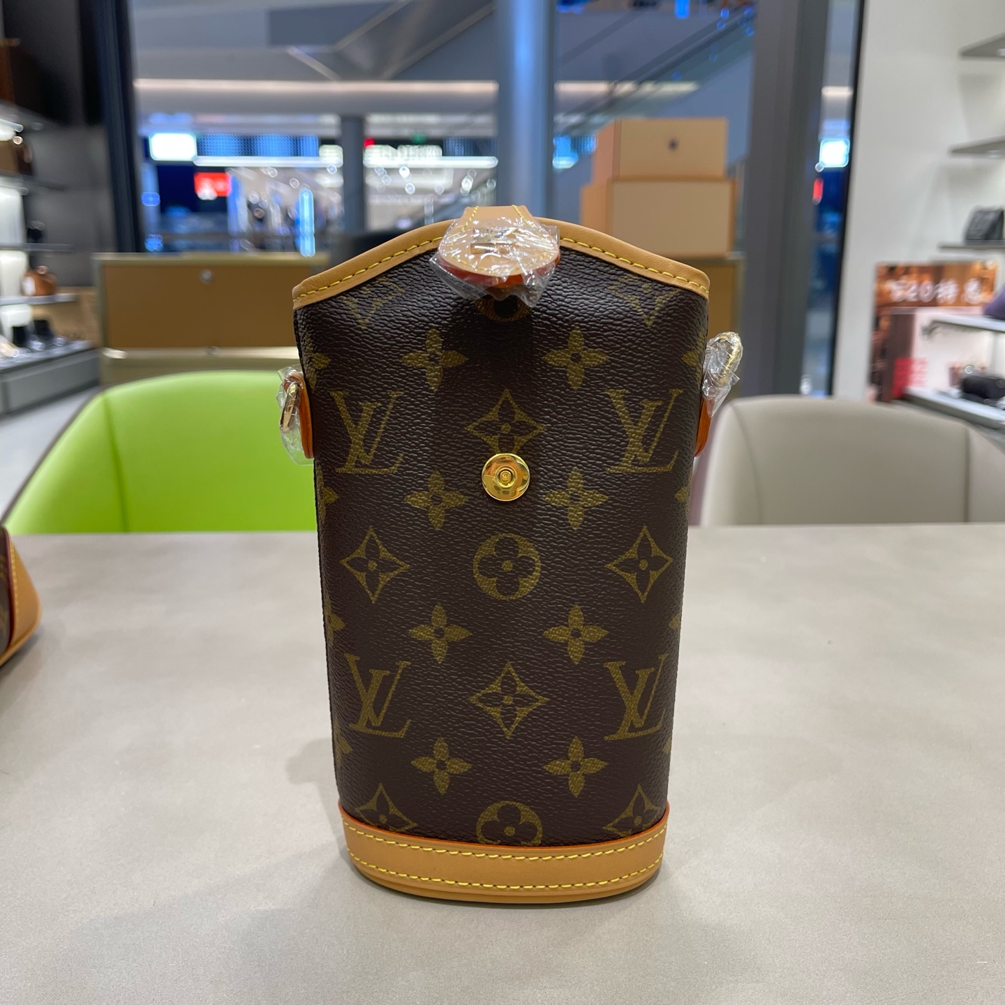 99新 LouisVuitton/路易威登 Monogram 涂层帆布单肩包L44-9