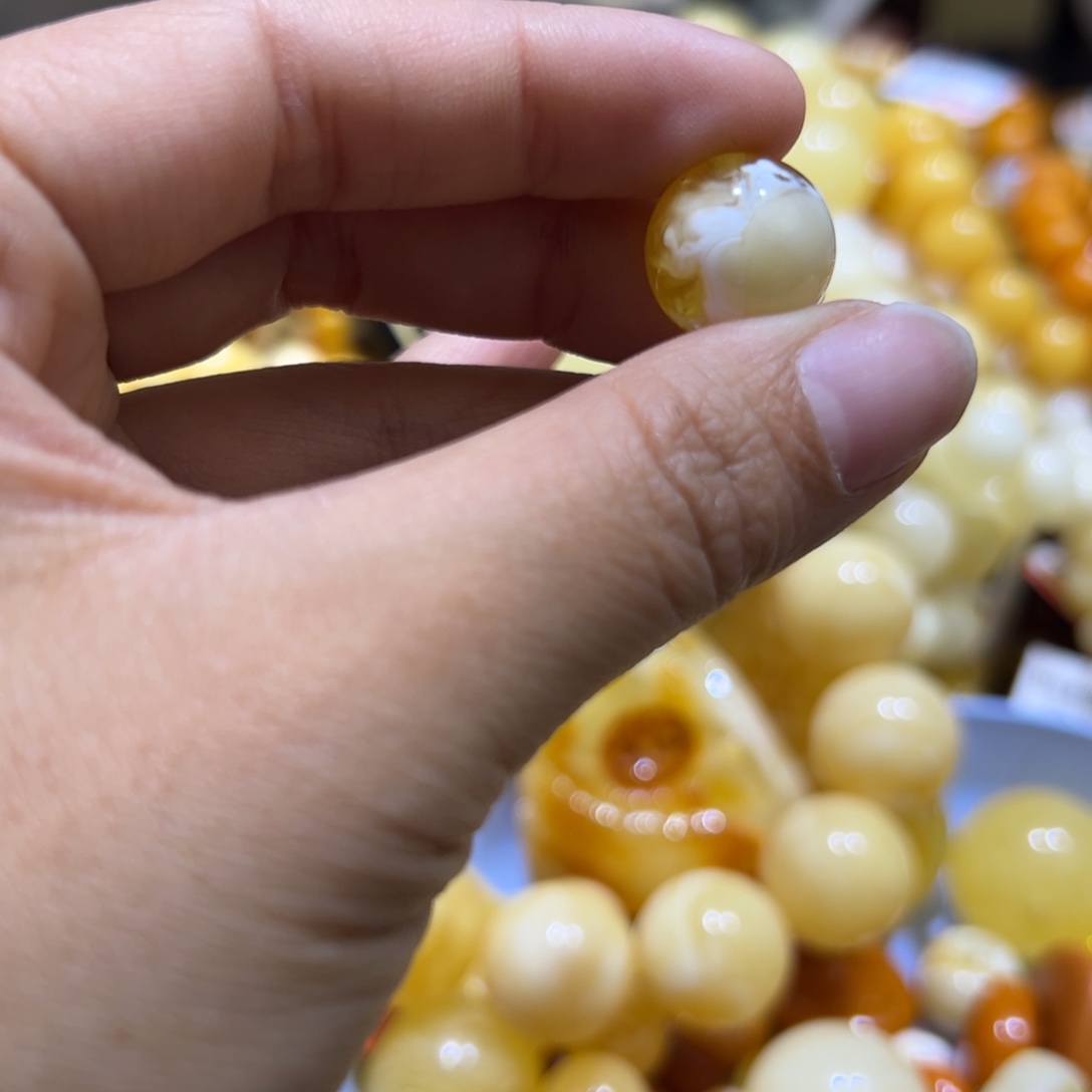 琥珀珠宝奇石未镶嵌
