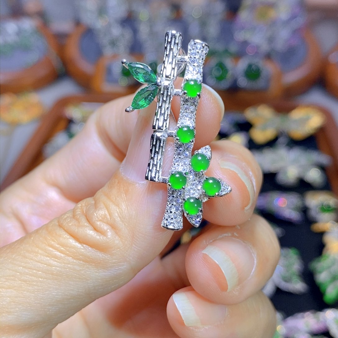 翡翠颈饰银S925镶嵌天然翡翠