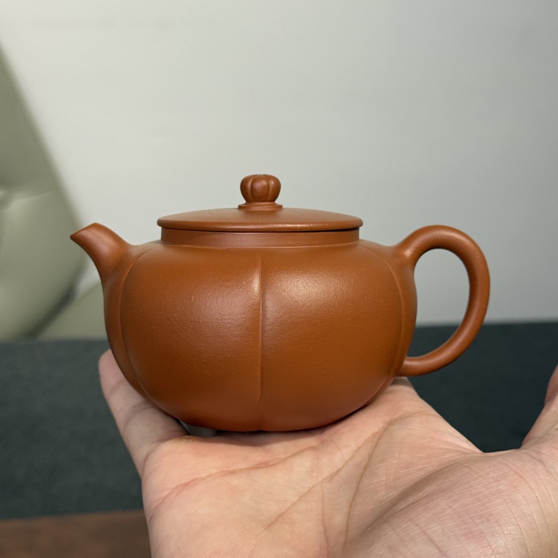 原矿朱泥全手工圆口筋纹菊蕾壶240cc