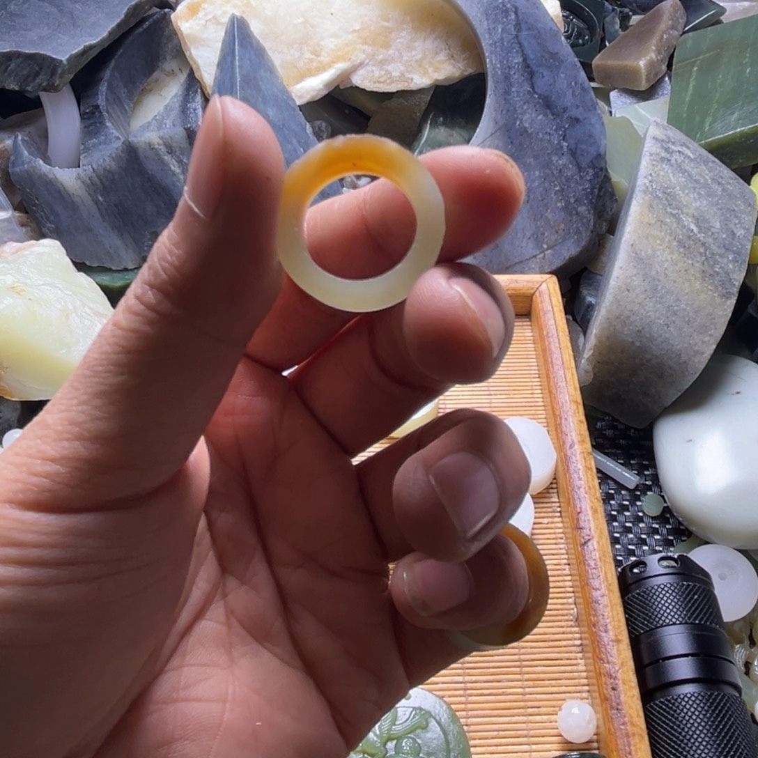 俞***宝和田玉（糖玉）未镶嵌挂件