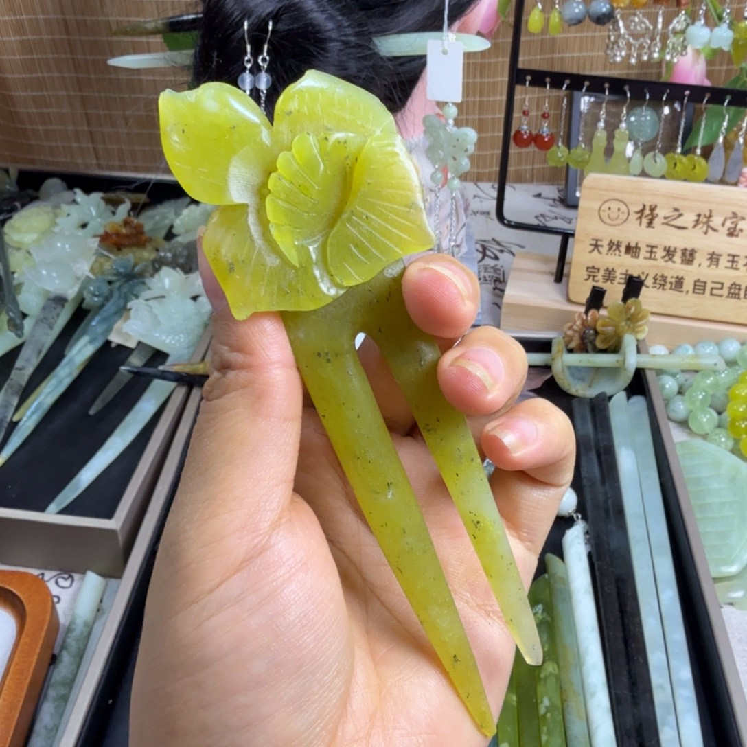 蛇纹石玉未镶嵌发饰