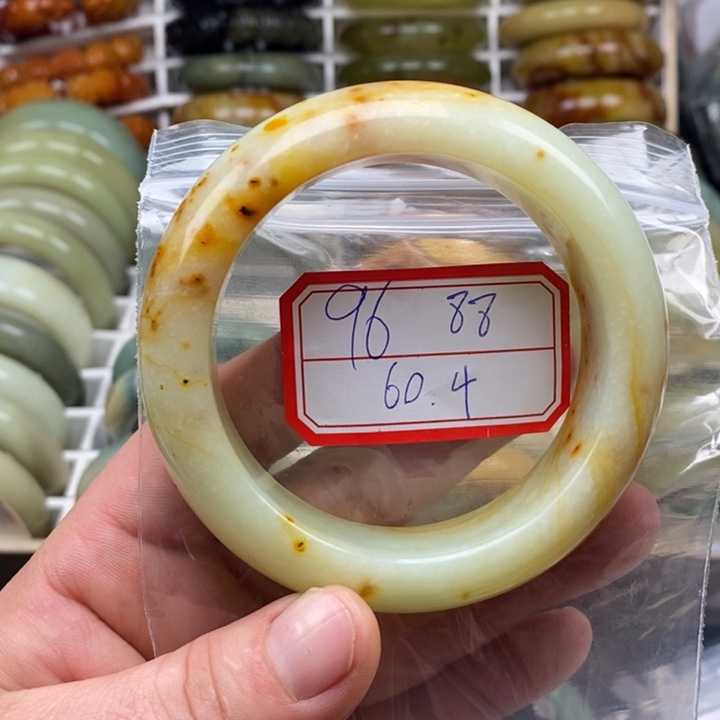 蛇纹石玉颈饰未镶嵌j****g