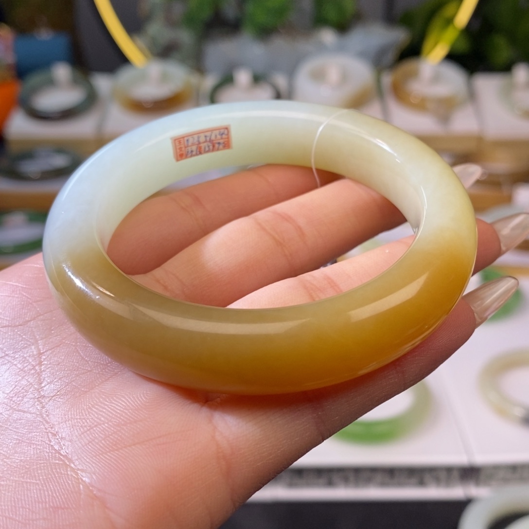 和田玉手镯未镶嵌5556