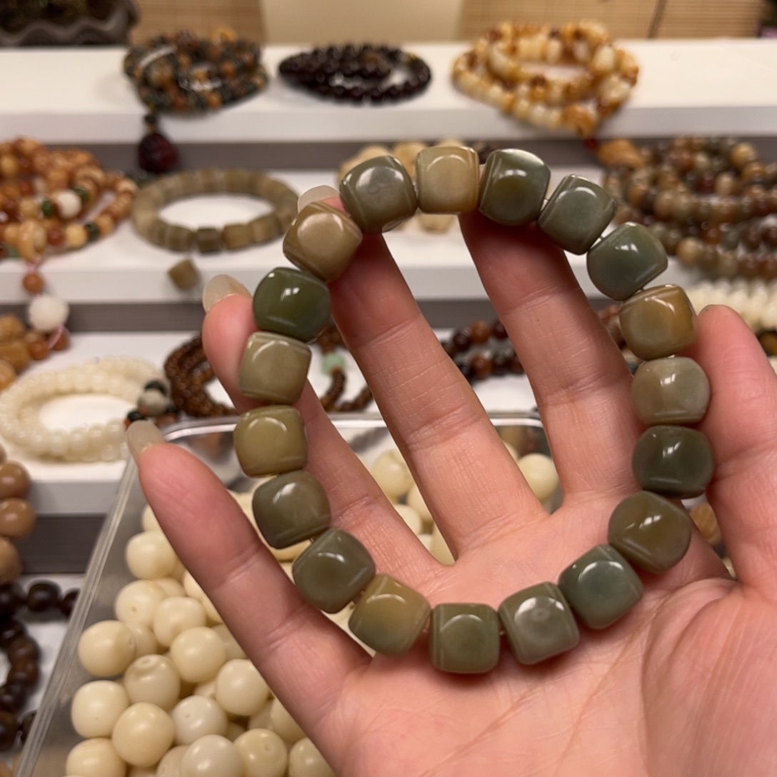 兔***姥白玉菩提吊坠补差价2.01