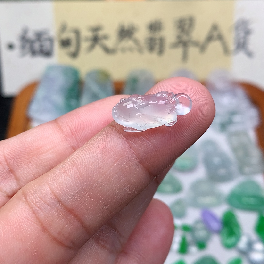 翡翠裸石缅甸天然A货翡翠冰种貔貅