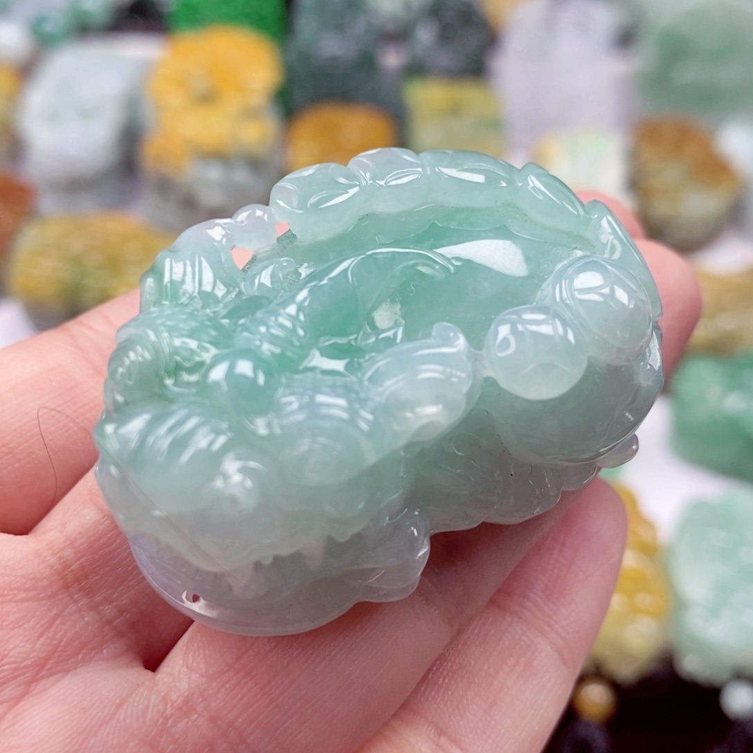 翡翠未镶嵌颈饰翡翠