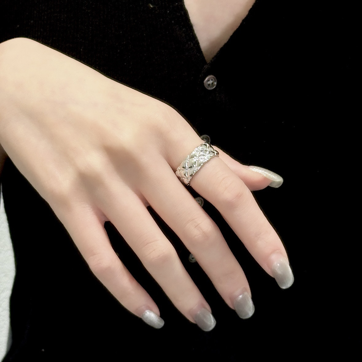 925银戒指 《香香菱格》轻奢高级花形纹镂空戒指冷淡风时尚银戒指