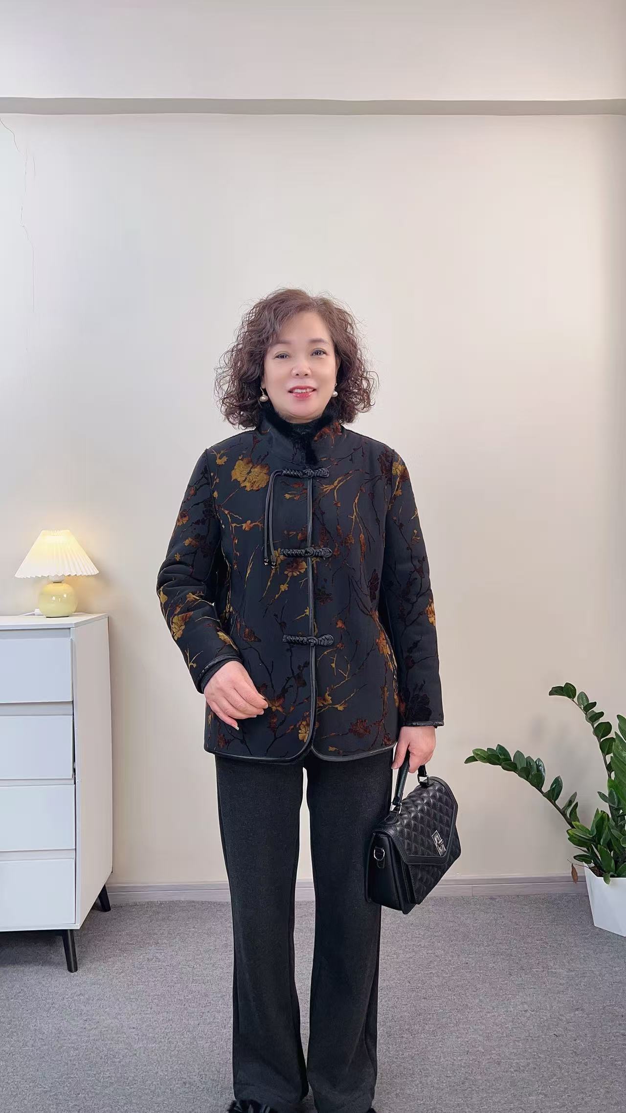 冬季中国风加绒加厚保暖皮毛一体外套中老年女装加厚外套