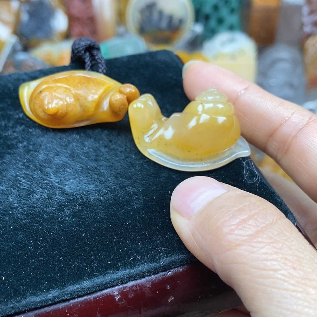 石英质玉未镶嵌颈饰