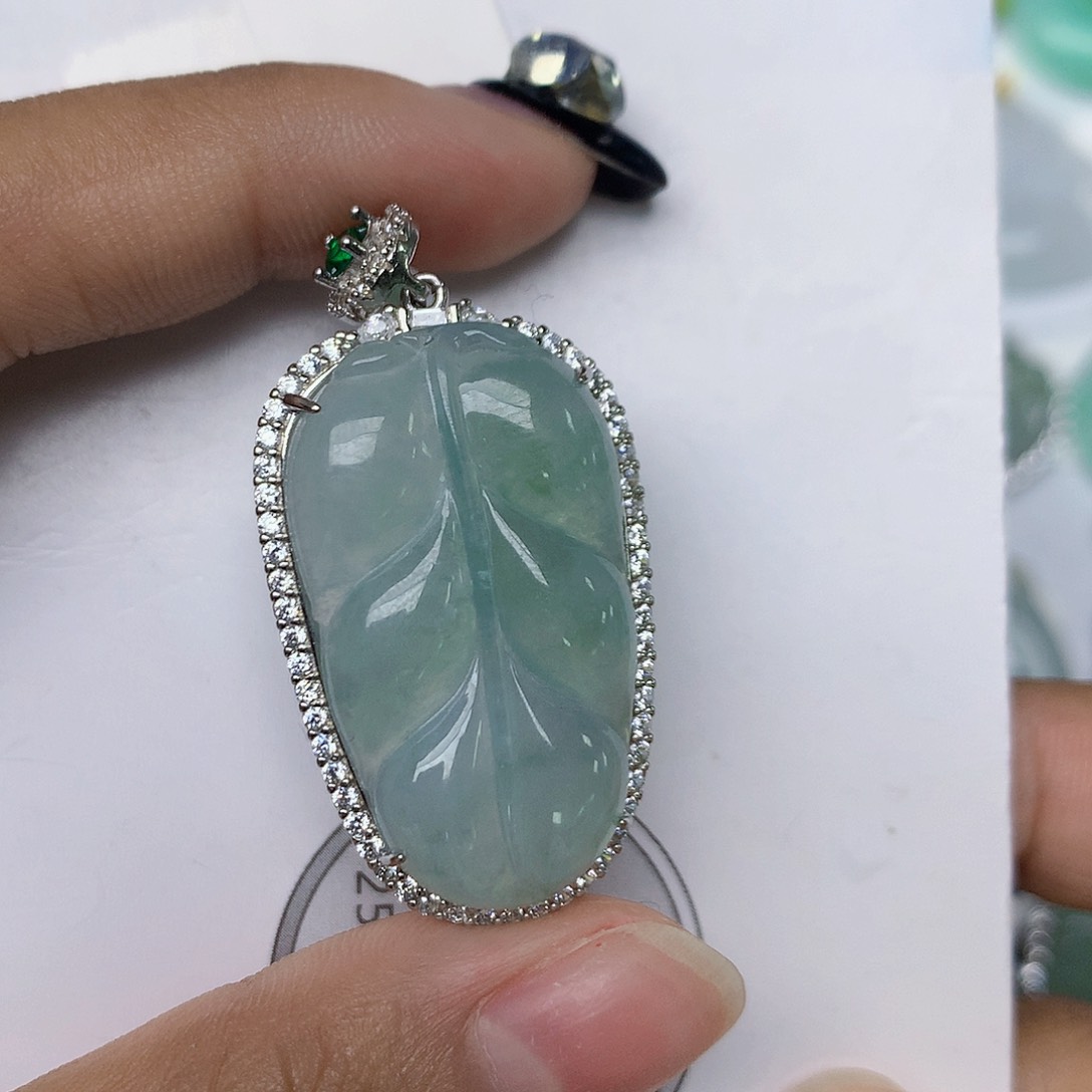 颈饰银S925镶嵌翡翠天然翡翠