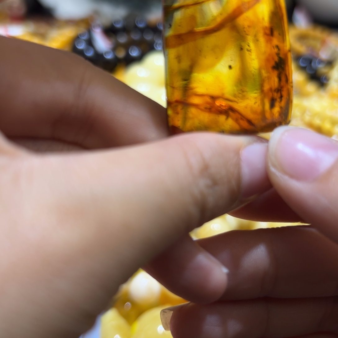 琥珀珠宝奇石未镶嵌