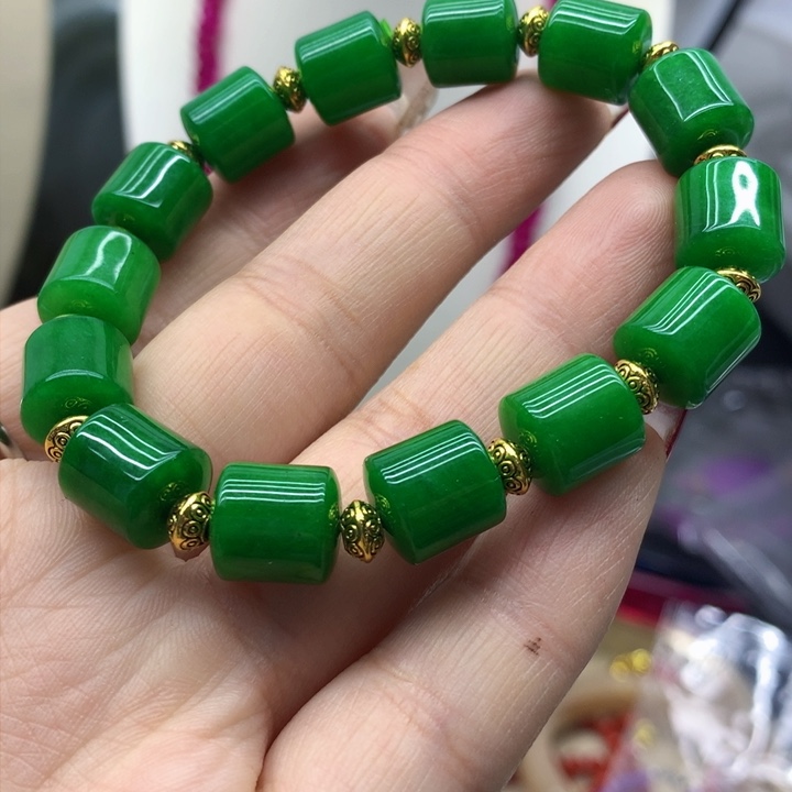 翡翠颈饰未镶嵌吊坠