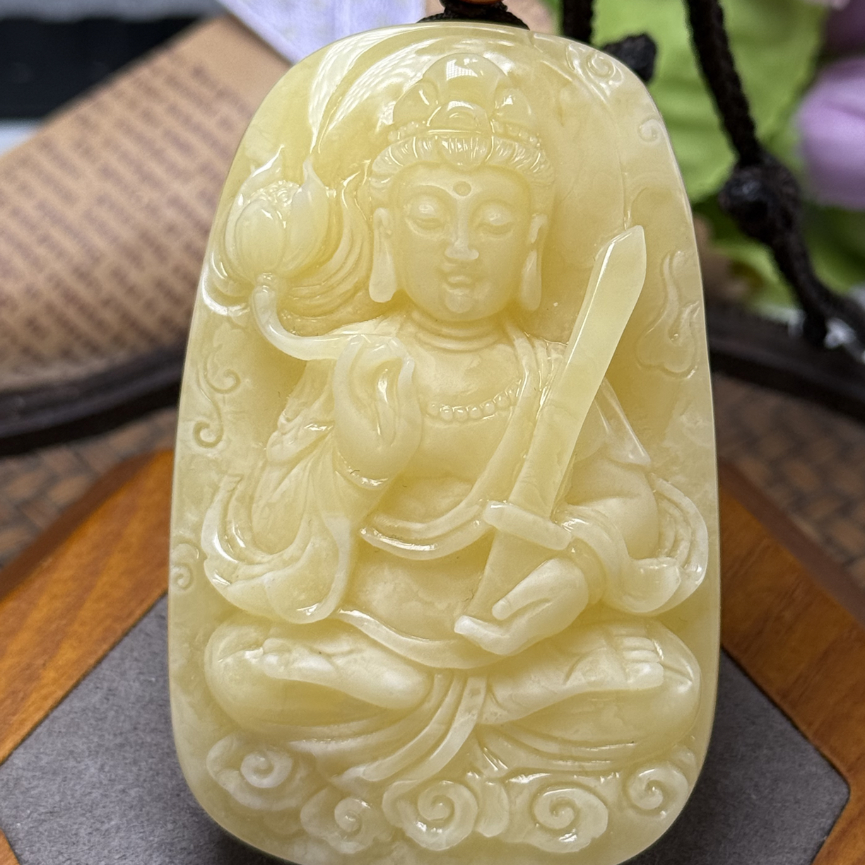 纯天然原矿焦皮蜜蜡虚空藏菩萨满蜡鸡油黄大师精雕守护神巧雕