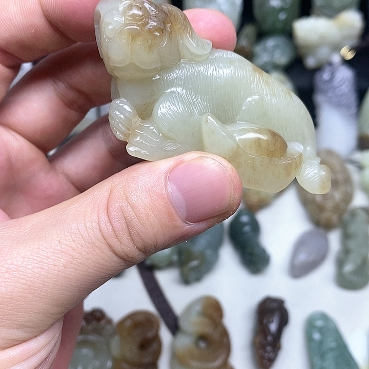 和田玉颈饰未镶嵌