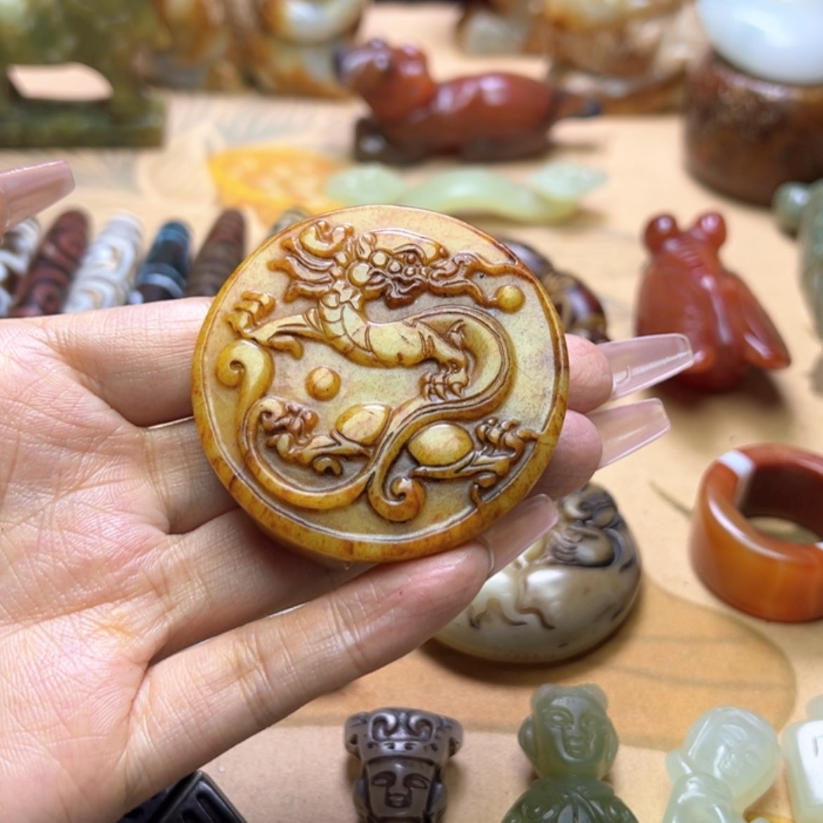 【闪购商品】蛇纹石玉颈饰未镶嵌皮带