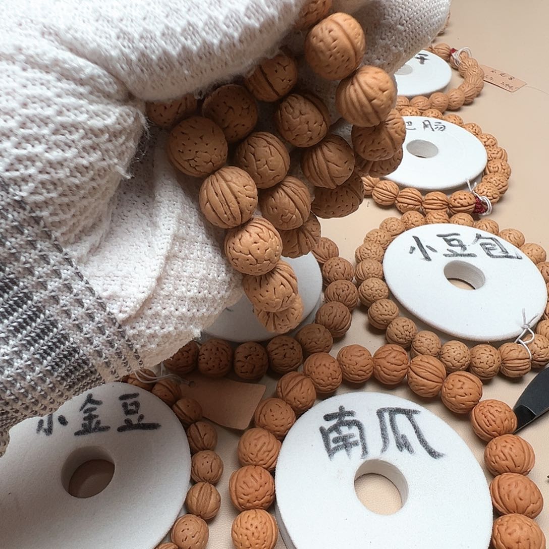 H***e手串桃核1.4小脑纹脖挂71