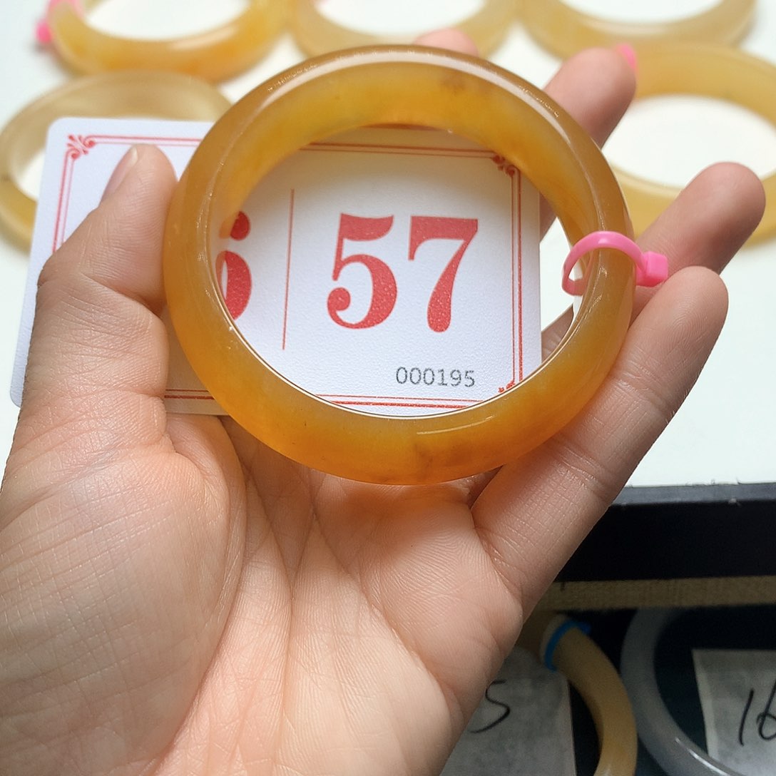 未镶嵌石英质玉（黄龙玉）手镯嘻**哈