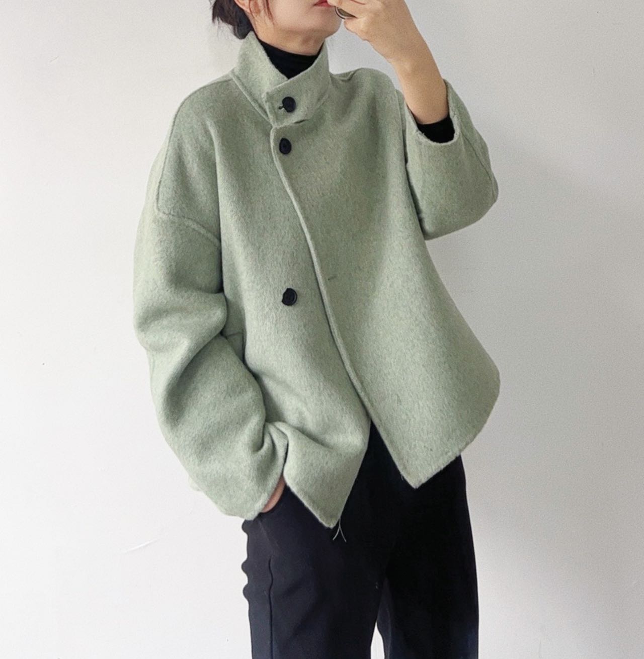 2025秋冬小立领短款气质不规则设计毛呢大衣外套