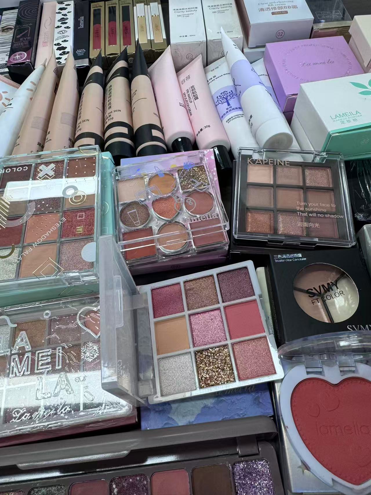 彩妆护肤产品套餐，下单备注编号，想要哪个扣在公屏上，NO退NO换