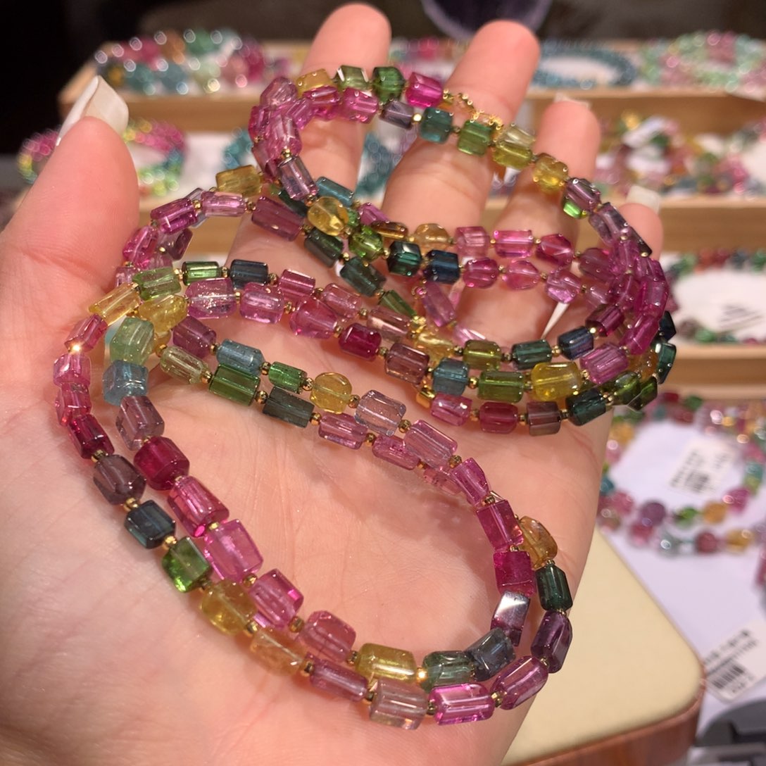 碧玺多样性发货一件未镶嵌