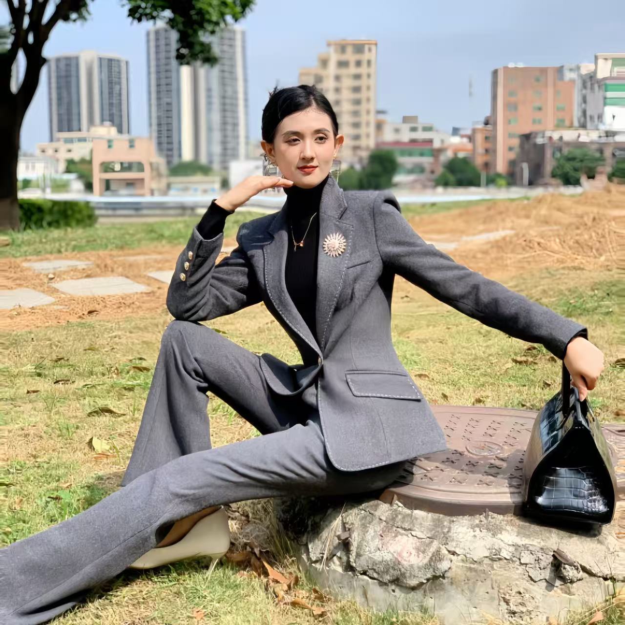 9913冬季新款厚款时尚高端女款正装套装修身气质显瘦外套微喇裤