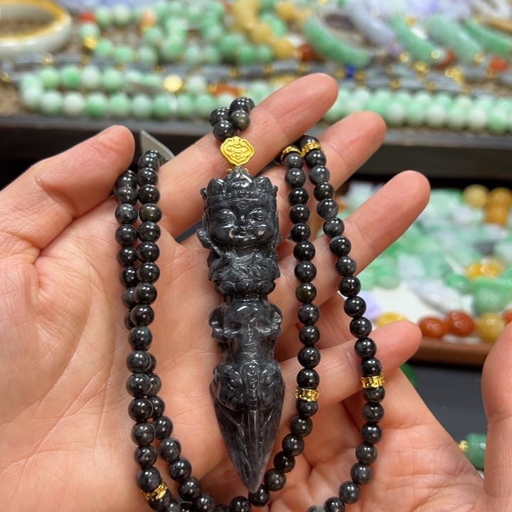 翡翠颈饰未镶嵌吊坠