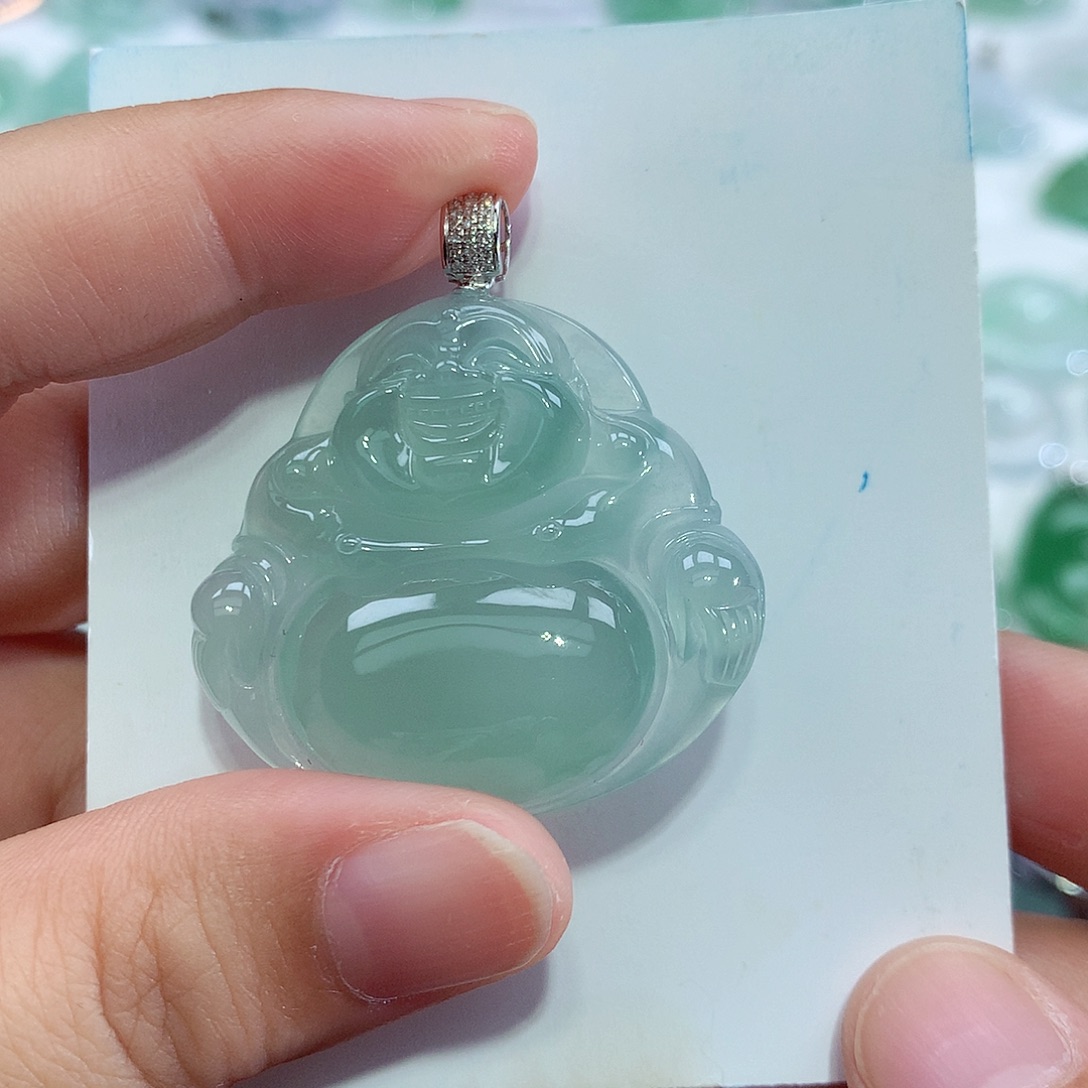 ****颈饰18K金镶嵌翡翠佛