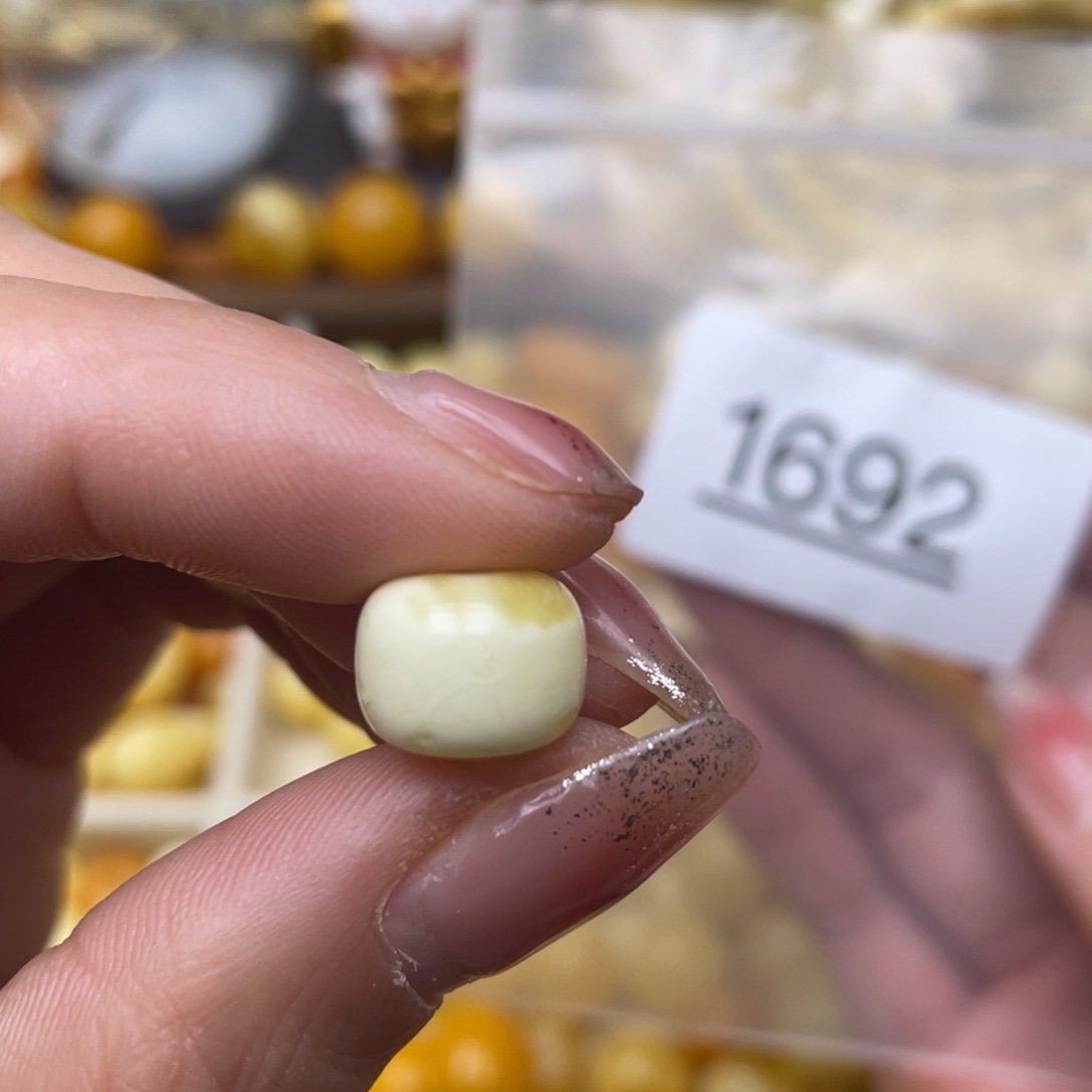 蜜蜡珠宝奇石未镶嵌11.4