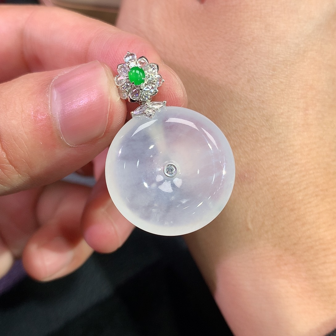 翡翠吊坠(赠链)18K金镶嵌