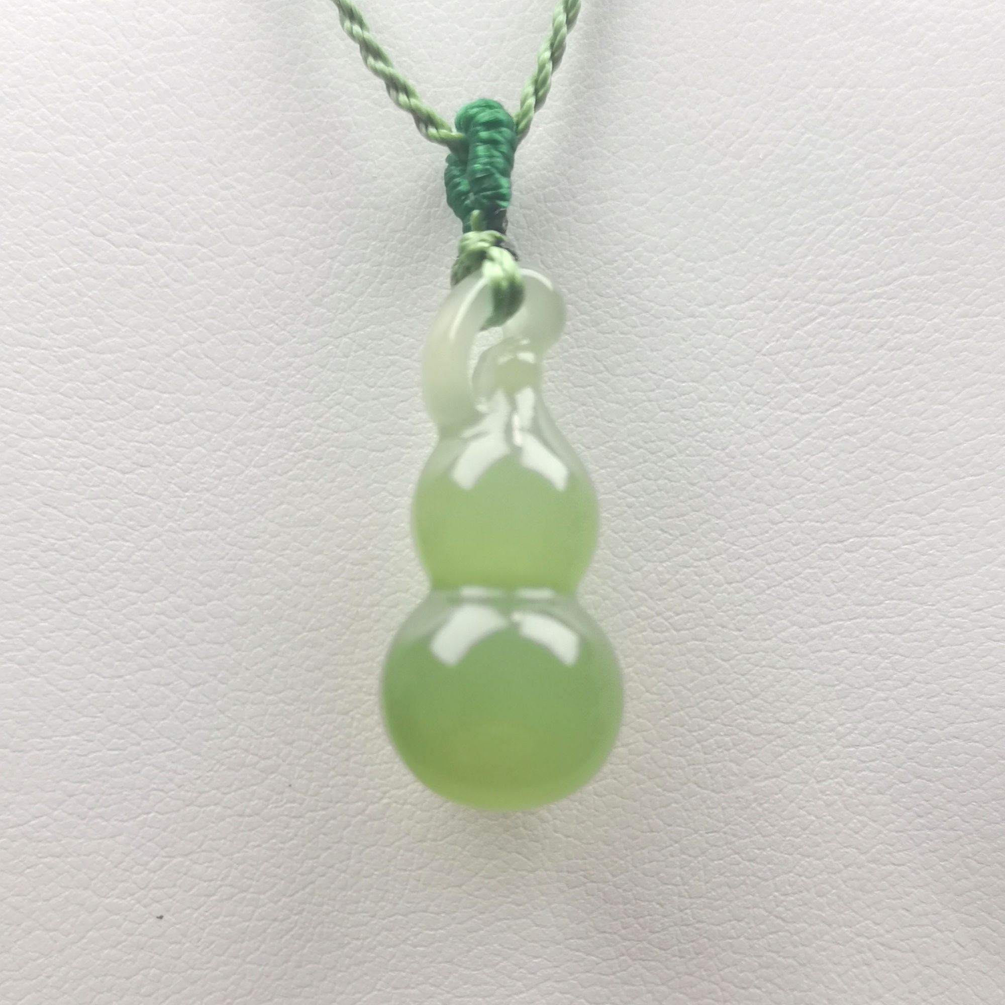 天然和田玉高冰种冰晴葫芦吊坠男女通用玉石项链尺寸26乘12