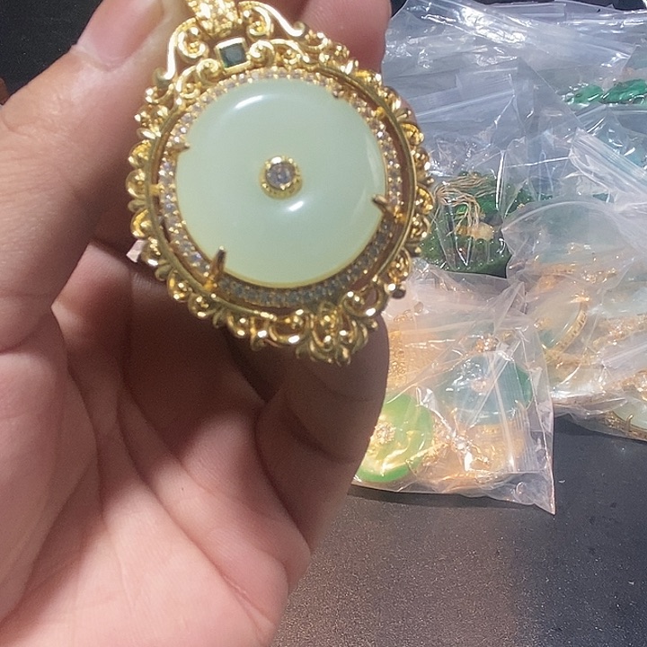 翡翠颈饰未镶嵌价格