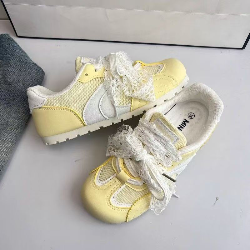 奶黄色透气蕾丝网面德训鞋女夏季2025新款爆款百搭轻便休闲鞋子女