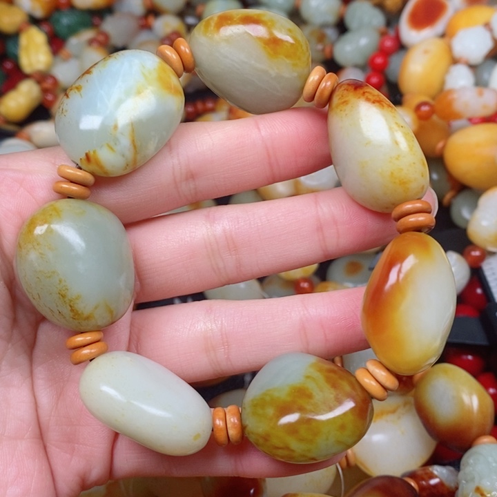 和田玉颈饰未镶嵌