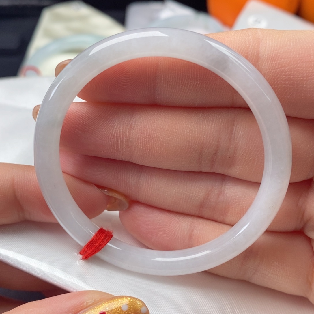 翡翠手镯未镶嵌赵*晨51，6.6，6.3厚