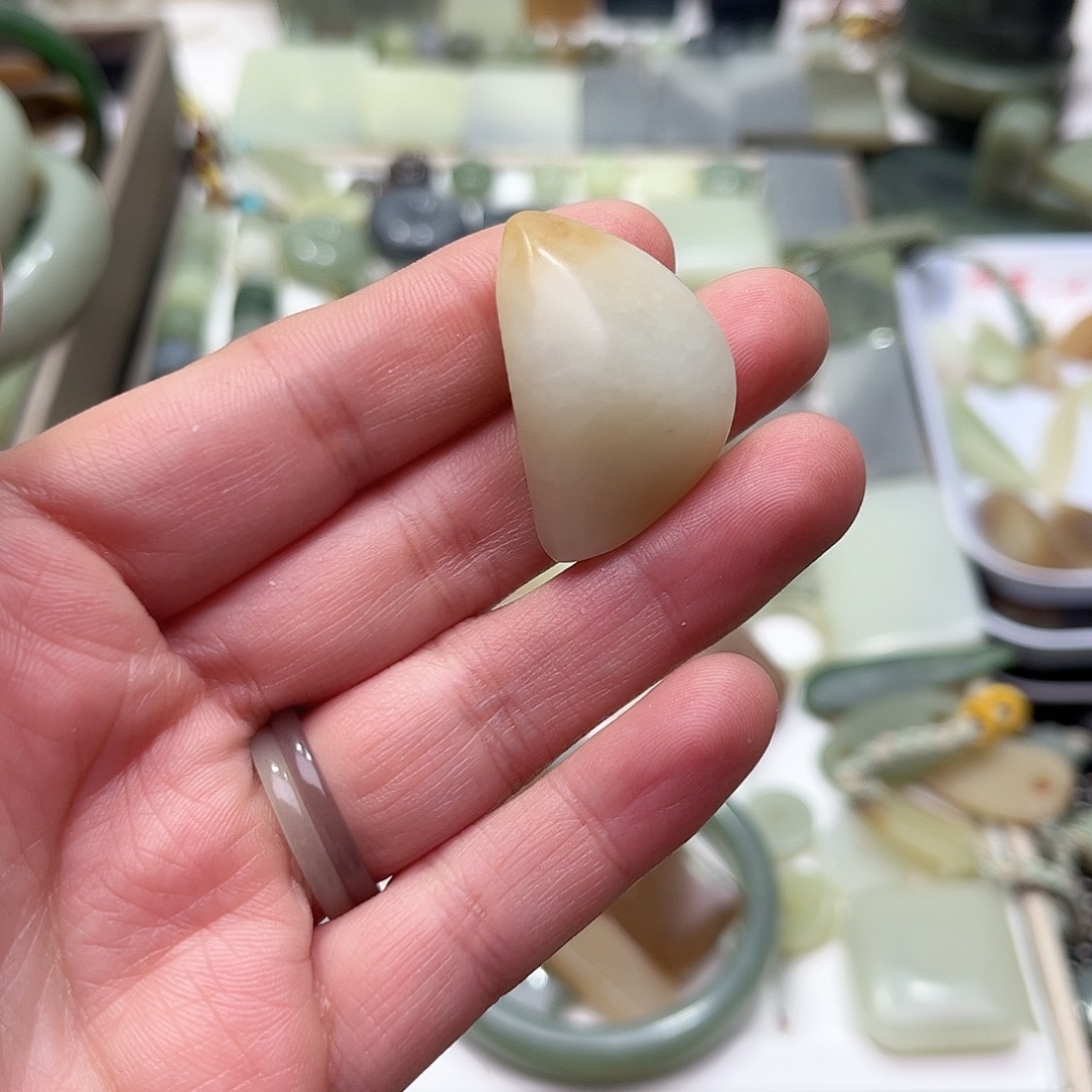 和田玉珠宝半成品未镶嵌