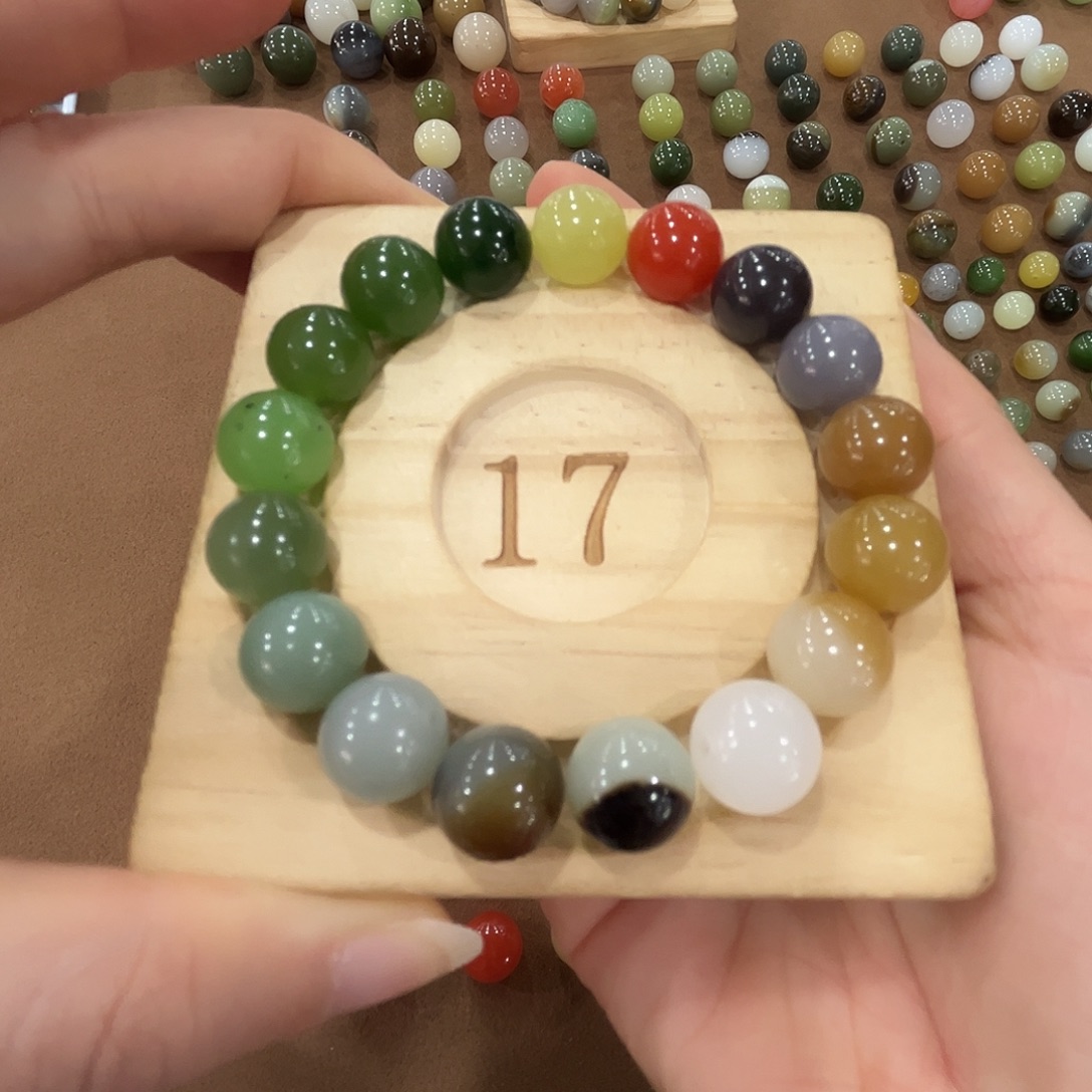 和田玉未镶嵌手串